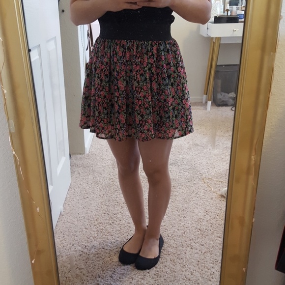 Forever 21 floral skirt - Picture 2 of 2